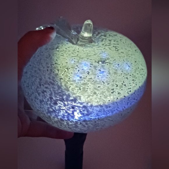 Glass Apple Large Gray Glass Apple Clear Silver with glowing sparkles - Picture 5 of 8